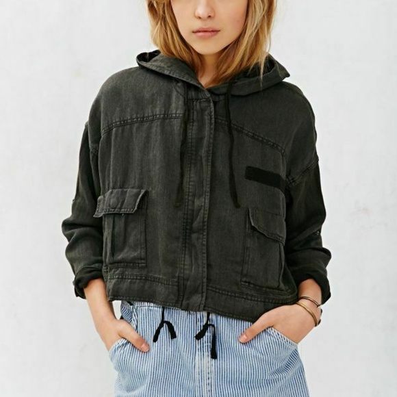 Urban Outfitters Jackets & Blazers - UO BDG Square Surplus Hooded Crop Jacket